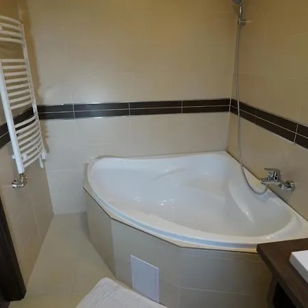 Irisz 3* Nyíregyháza