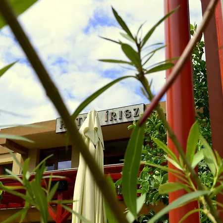 Irisz Hotel 3*