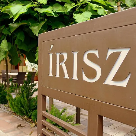 Irisz Hotel 3*