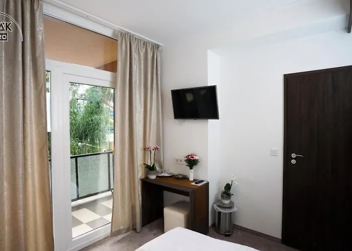 Irisz Hotel 3*